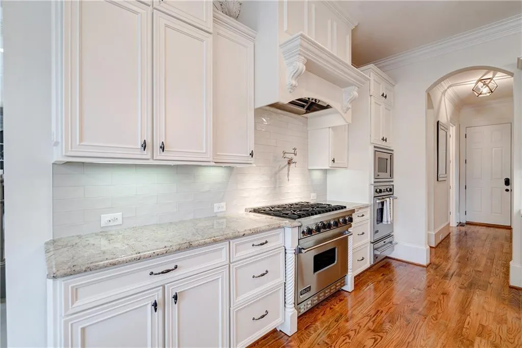 409 Brookfield Drive, Atlanta, Georgia 30342, 6 Bedrooms Bedrooms, ,5 BathroomsBathrooms,Residential,Sold,409 Brookfield Drive,6599196