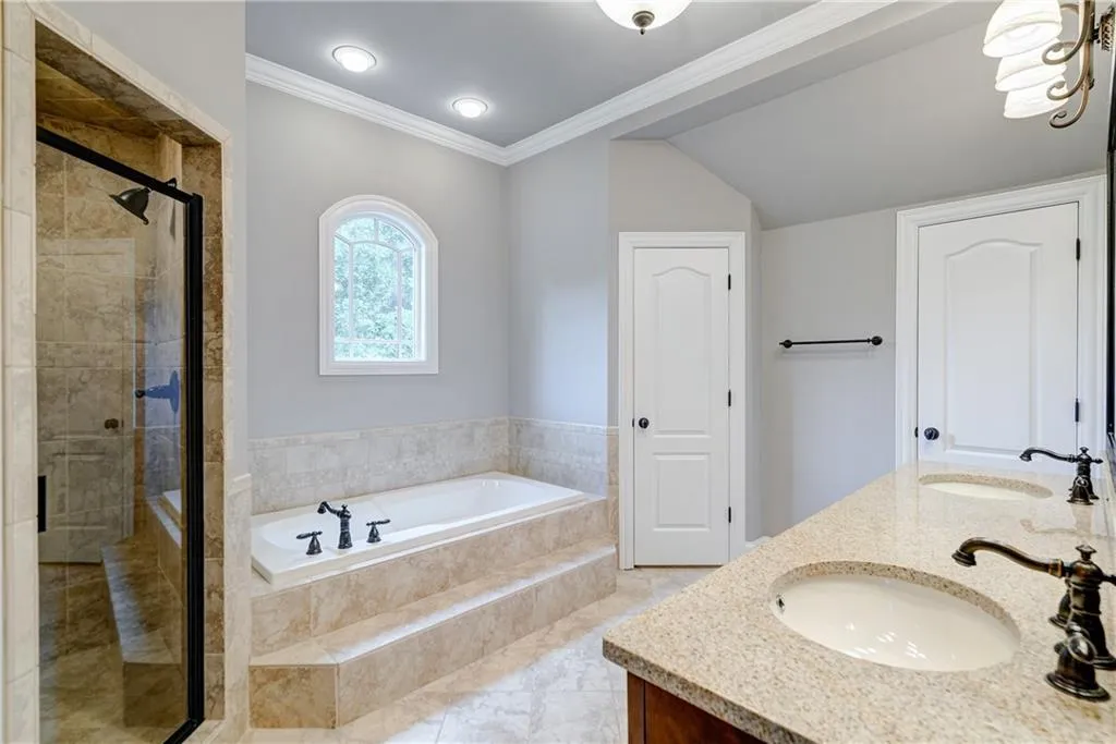 409 Brookfield Drive, Atlanta, Georgia 30342, 6 Bedrooms Bedrooms, ,5 BathroomsBathrooms,Residential,Sold,409 Brookfield Drive,6599196