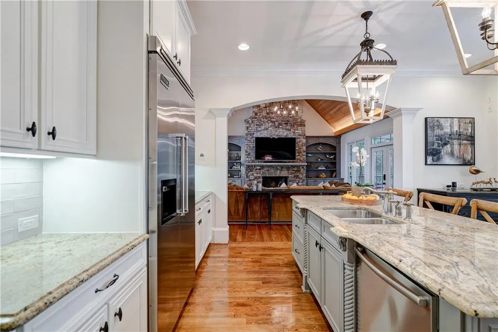 409 Brookfield Drive, Atlanta, Georgia 30342, 6 Bedrooms Bedrooms, ,5 BathroomsBathrooms,Residential,Sold,409 Brookfield Drive,6599196