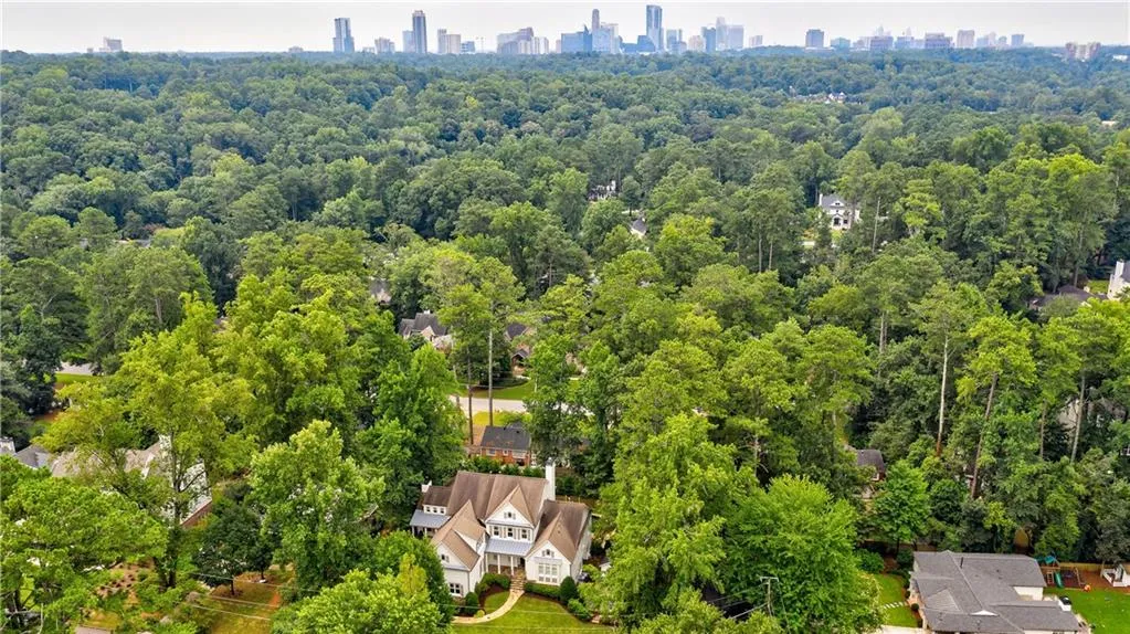 409 Brookfield Drive, Atlanta, Georgia 30342, 6 Bedrooms Bedrooms, ,5 BathroomsBathrooms,Residential,Sold,409 Brookfield Drive,6599196
