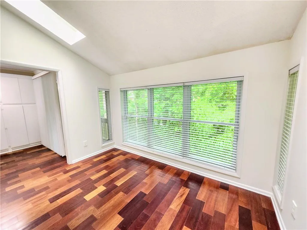 8740 Roswell Road Unit 9d, Atlanta, Georgia 30350, 2 Bedrooms Bedrooms, ,2 BathroomsBathrooms,Residential,For Sale,8740 Roswell Road Unit 9d,7379594