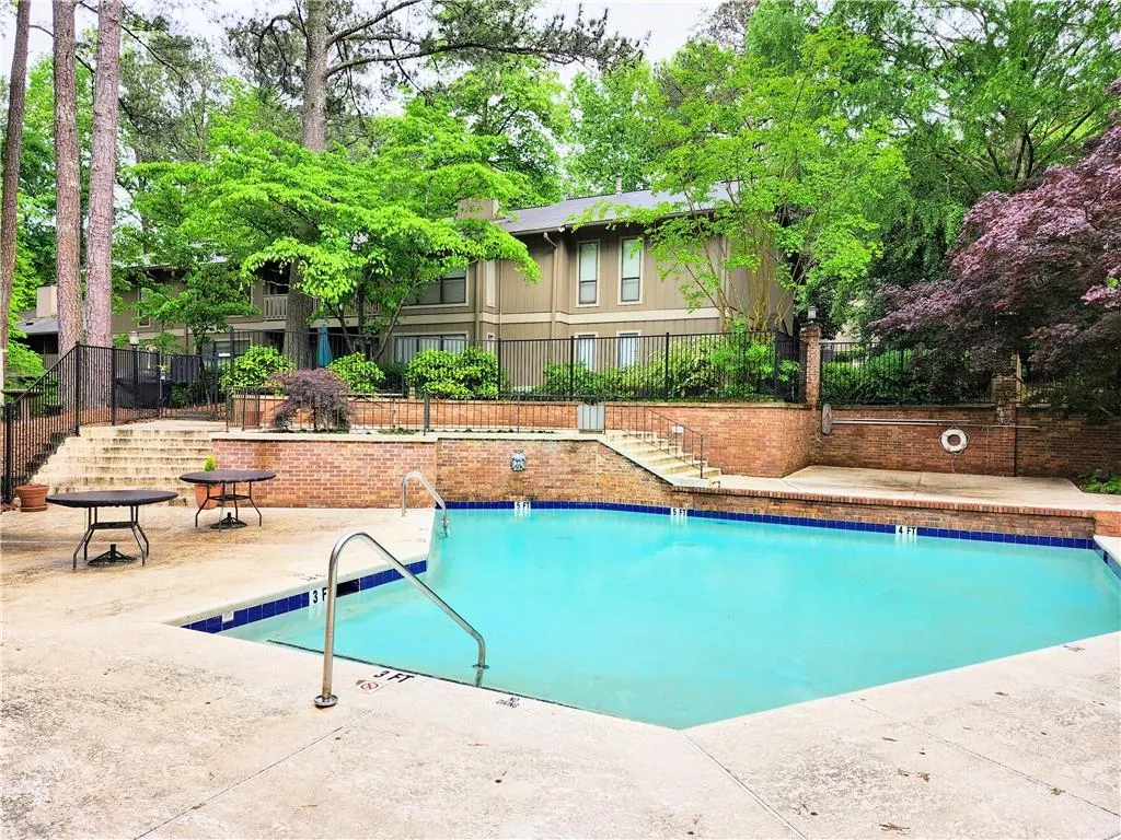 8740 Roswell Road Unit 9d, Atlanta, Georgia 30350, 2 Bedrooms Bedrooms, ,2 BathroomsBathrooms,Residential,For Sale,8740 Roswell Road Unit 9d,7379594