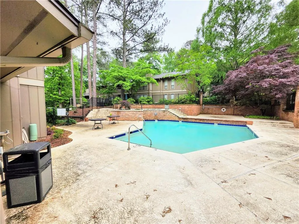8740 Roswell Road Unit 9d, Atlanta, Georgia 30350, 2 Bedrooms Bedrooms, ,2 BathroomsBathrooms,Residential,For Sale,8740 Roswell Road Unit 9d,7379594