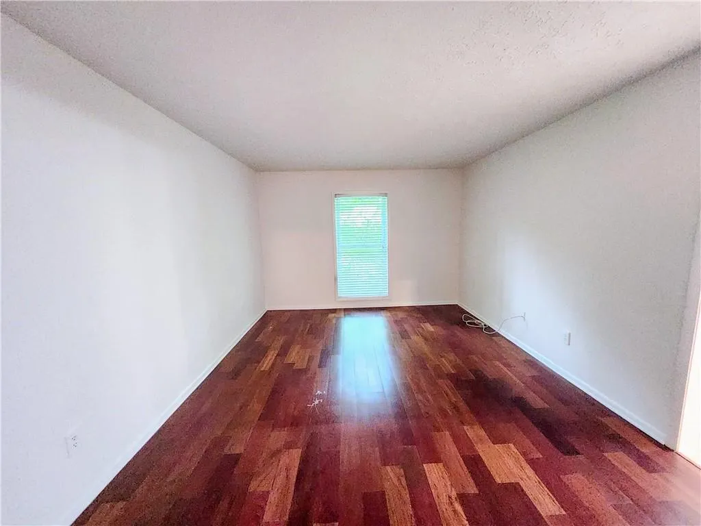 8740 Roswell Road Unit 9d, Atlanta, Georgia 30350, 2 Bedrooms Bedrooms, ,2 BathroomsBathrooms,Residential,For Sale,8740 Roswell Road Unit 9d,7379594