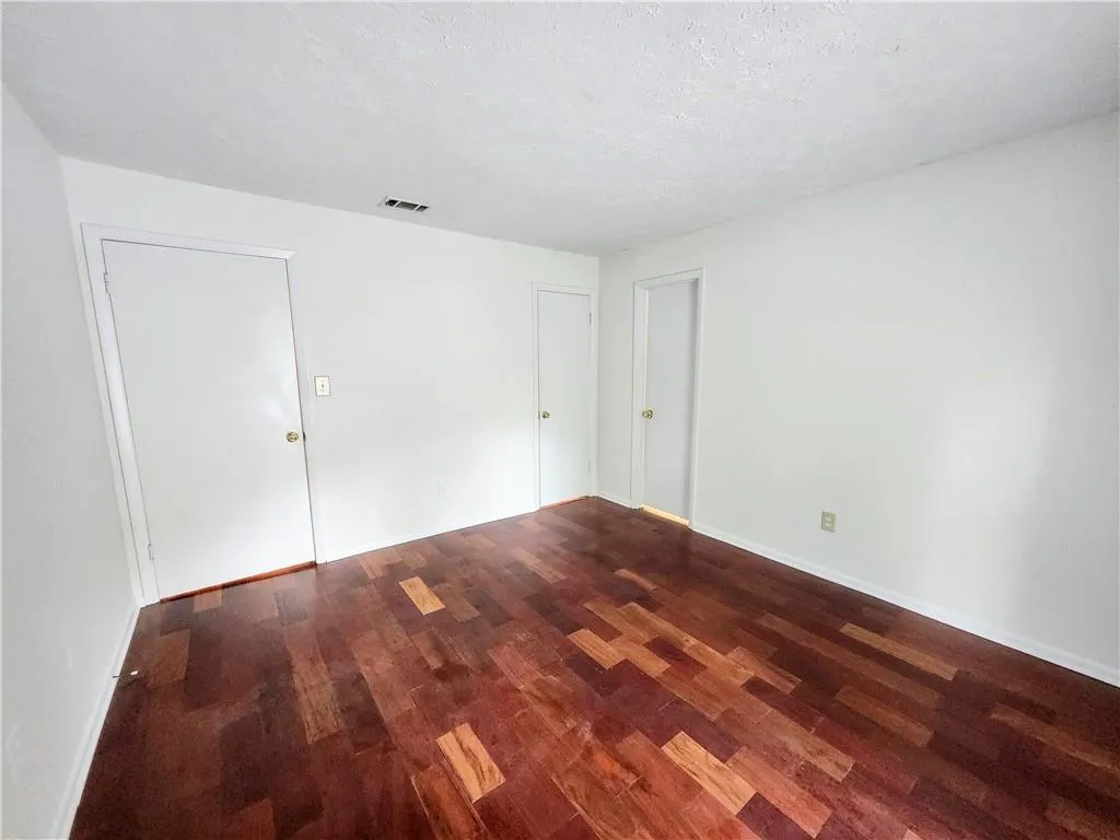 8740 Roswell Road Unit 9d, Atlanta, Georgia 30350, 2 Bedrooms Bedrooms, ,2 BathroomsBathrooms,Residential,For Sale,8740 Roswell Road Unit 9d,7379594