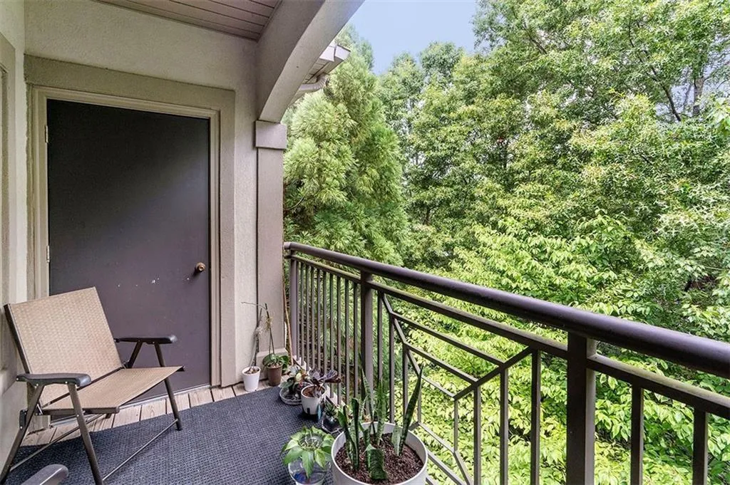 5559 Glendridge Dr Unit 1409, Atlanta, Georgia 30342, 2 Bedrooms Bedrooms, ,2 BathroomsBathrooms,Residential,For Sale,5559 Glendridge Dr Unit 1409,7758954