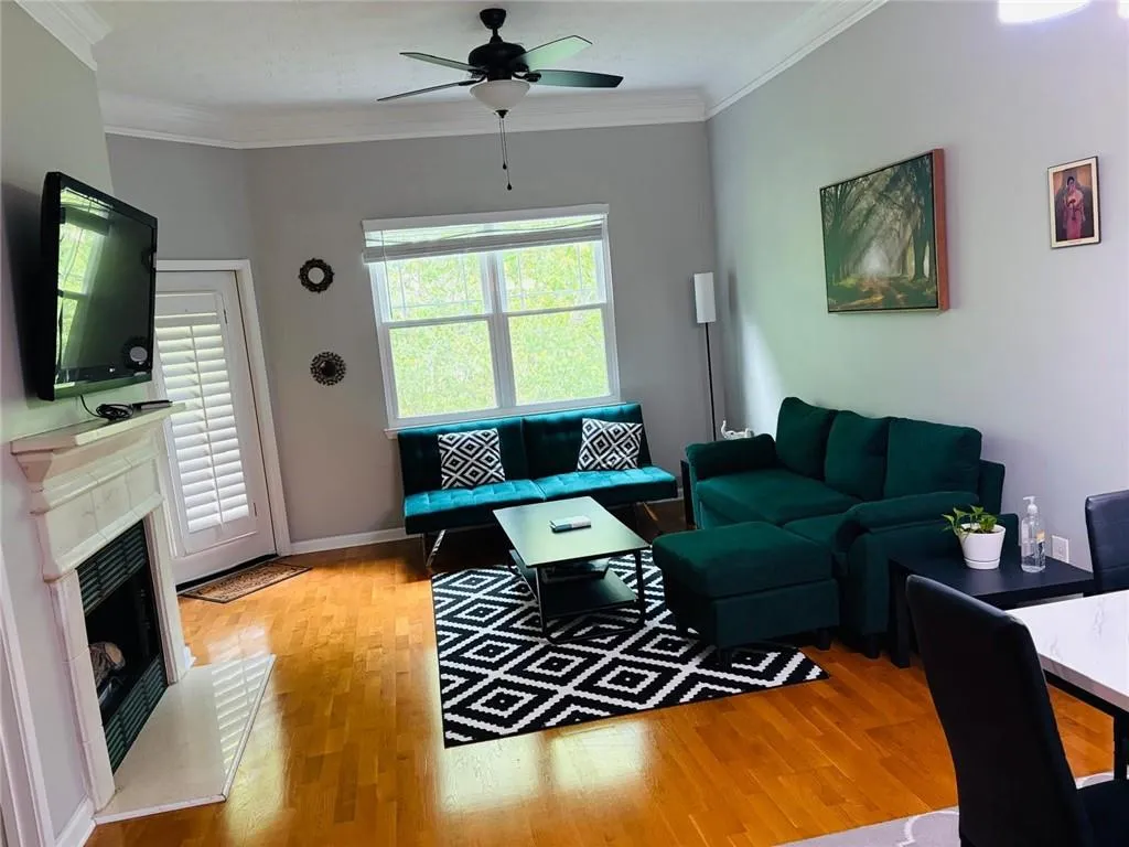5559 Glendridge Dr Unit 1409, Atlanta, Georgia 30342, 2 Bedrooms Bedrooms, ,2 BathroomsBathrooms,Residential,For Sale,5559 Glendridge Dr Unit 1409,7758954