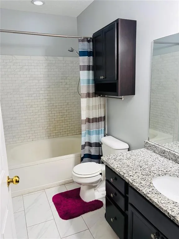 5559 Glendridge Dr Unit 1409, Atlanta, Georgia 30342, 2 Bedrooms Bedrooms, ,2 BathroomsBathrooms,Residential,For Sale,5559 Glendridge Dr Unit 1409,7758954