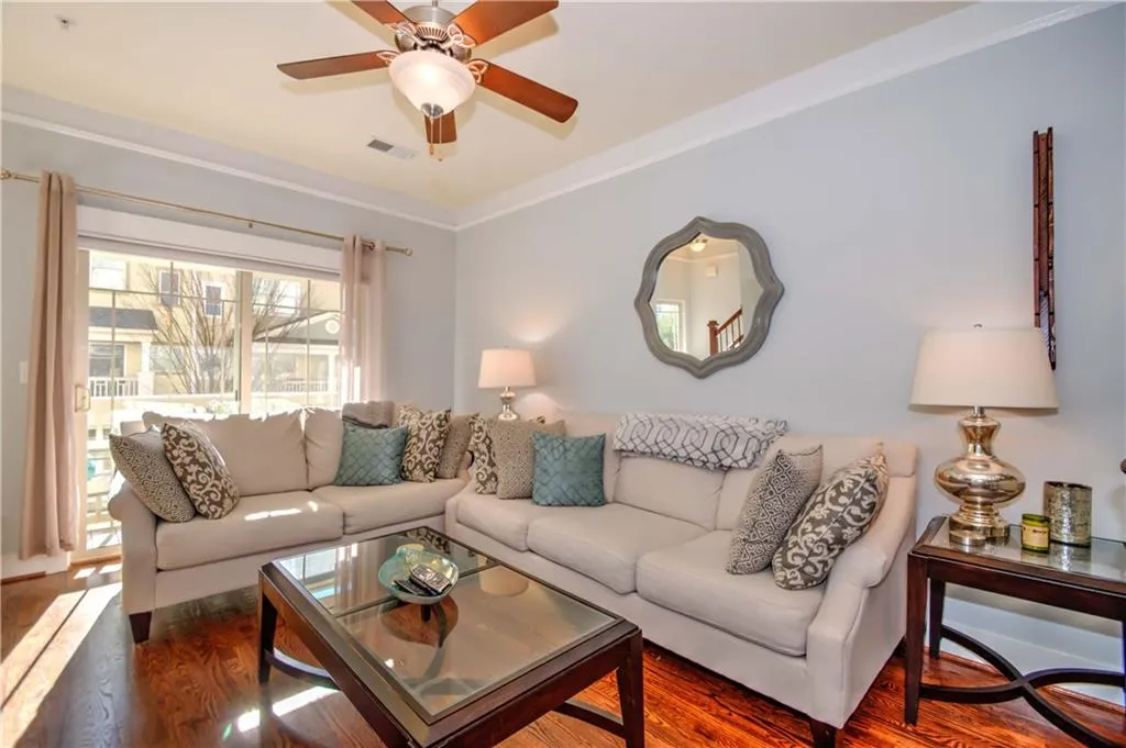 216 Semel Circle Nw Unit 371, Atlanta, Georgia 30309, 2 Bedrooms Bedrooms, ,2 BathroomsBathrooms,Residential,Sold,216 Semel Circle Nw Unit 371,5634222