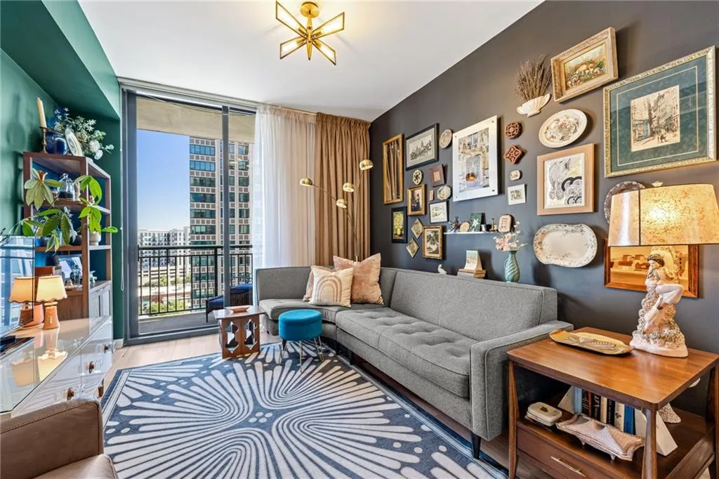 3040 Peachtree Road Nw Unit 1013, Atlanta, Georgia 30305, 1 Bedroom Bedrooms, ,1 BathroomBathrooms,Residential,For Sale,3040 Peachtree Road Nw Unit 1013,7643774