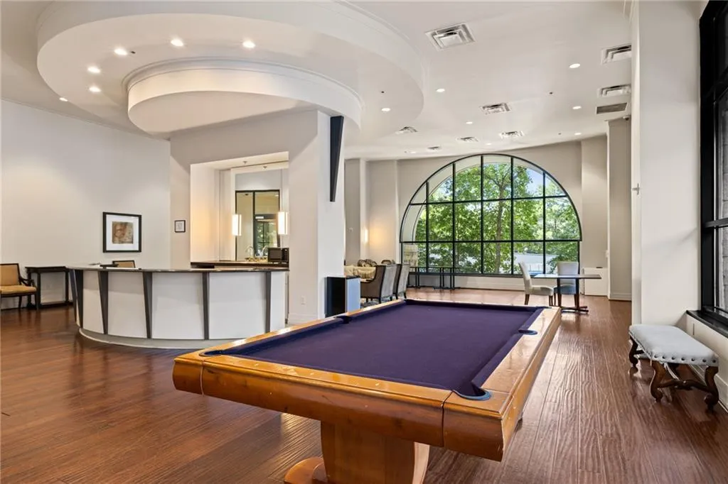 3040 Peachtree Road Nw Unit 1013, Atlanta, Georgia 30305, 1 Bedroom Bedrooms, ,1 BathroomBathrooms,Residential,For Sale,3040 Peachtree Road Nw Unit 1013,7643774