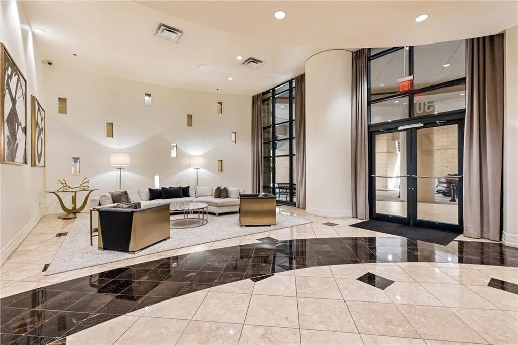 3040 Peachtree Road Nw Unit 1013, Atlanta, Georgia 30305, 1 Bedroom Bedrooms, ,1 BathroomBathrooms,Residential,For Sale,3040 Peachtree Road Nw Unit 1013,7643774