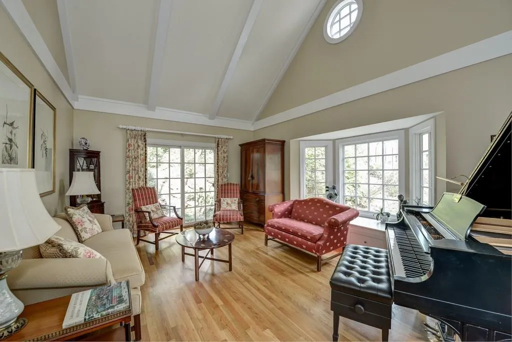 520 Rivercrest Court, Atlanta, Georgia 30328, 5 Bedrooms Bedrooms, ,4 BathroomsBathrooms,Residential,Sold,520 Rivercrest Court,5639866