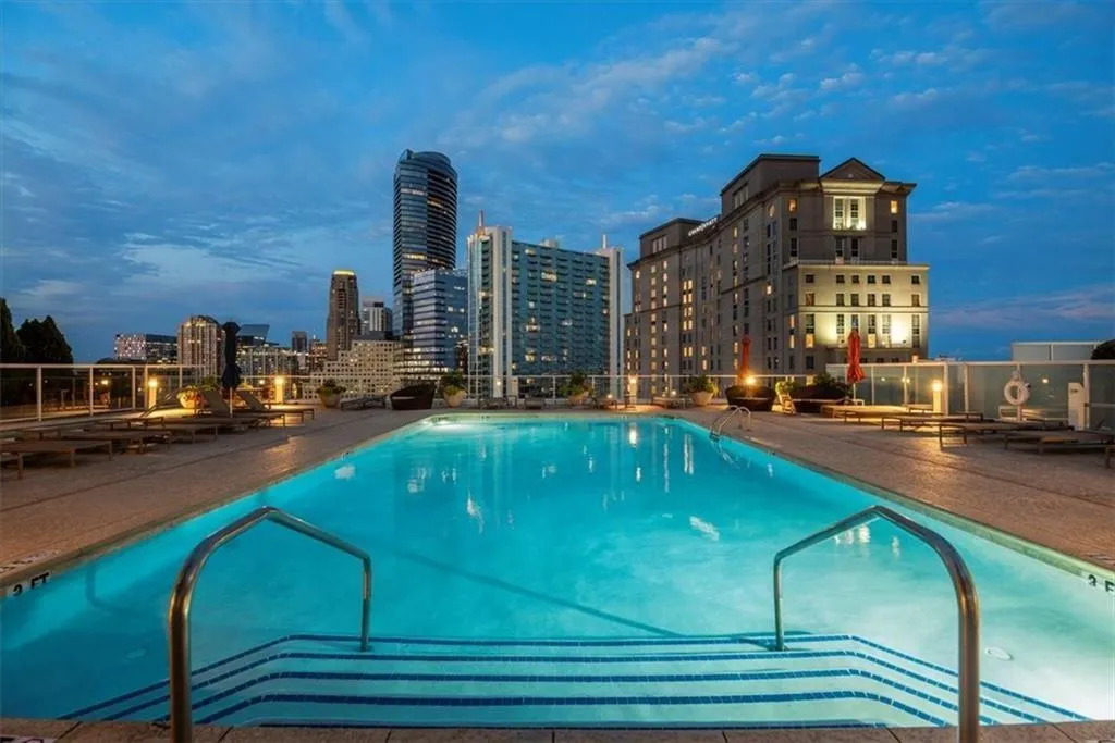 Rooftop Pool  with Private Hot tub