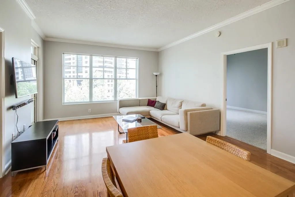 1101 Juniper Street Ne Unit 619, Atlanta, Georgia 30309, 2 Bedrooms Bedrooms, ,2 BathroomsBathrooms,Residential,Sold,1101 Juniper Street Ne Unit 619,6041933