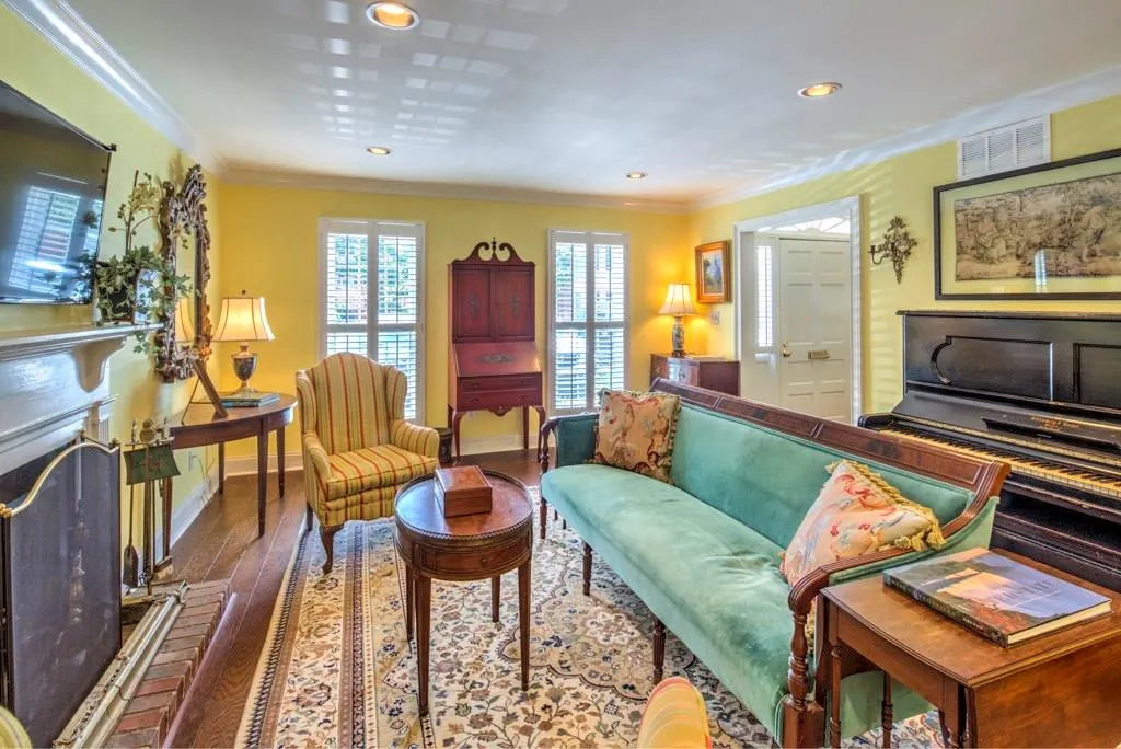 21 Iron Bound Place Nw Unit 105, Atlanta, Georgia 30318, 3 Bedrooms Bedrooms, ,2 BathroomsBathrooms,Residential,Sold,21 Iron Bound Place Nw Unit 105,5883458