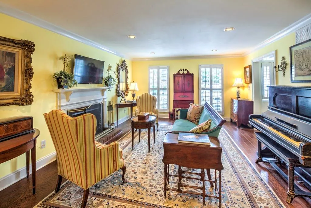 21 Iron Bound Place Nw Unit 105, Atlanta, Georgia 30318, 3 Bedrooms Bedrooms, ,2 BathroomsBathrooms,Residential,Sold,21 Iron Bound Place Nw Unit 105,5883458