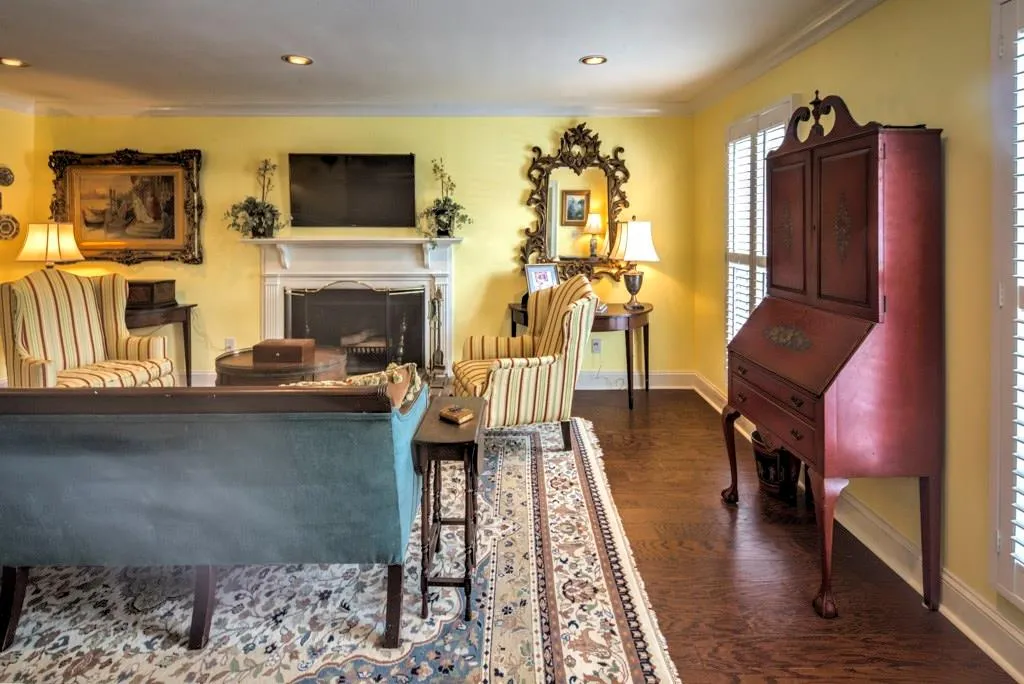21 Iron Bound Place Nw Unit 105, Atlanta, Georgia 30318, 3 Bedrooms Bedrooms, ,2 BathroomsBathrooms,Residential,Sold,21 Iron Bound Place Nw Unit 105,5883458