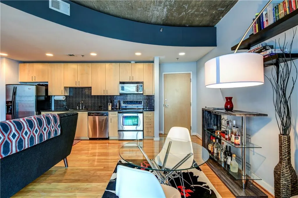 250 Pharr Road Unit 601, Atlanta, Georgia 30305, 1 Bedroom Bedrooms, ,1 BathroomBathrooms,Residential,Sold,250 Pharr Road Unit 601,5959271