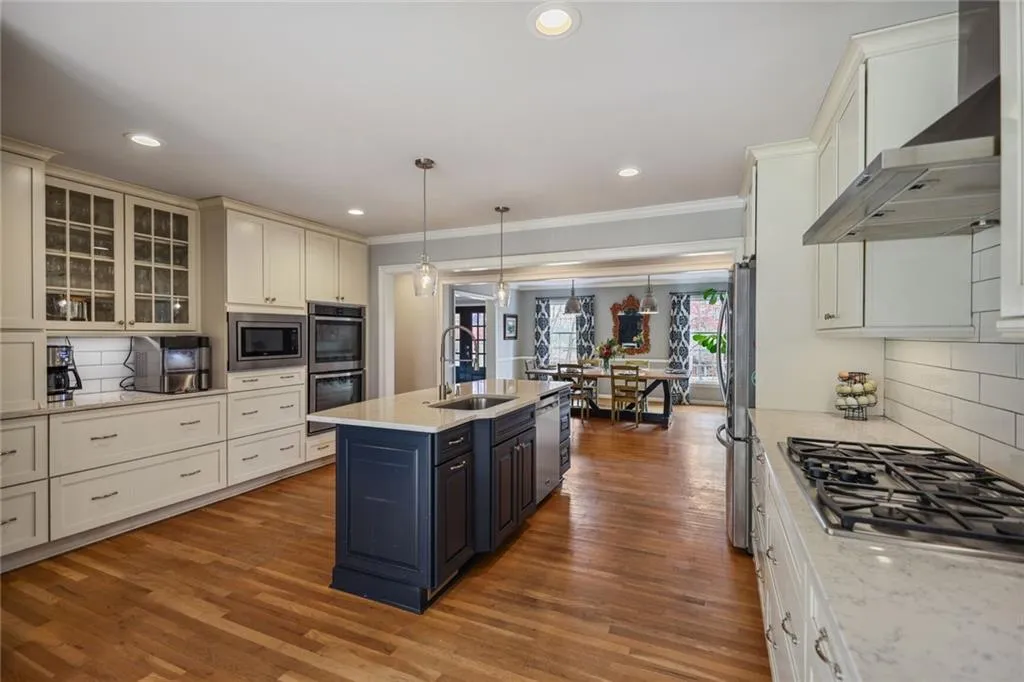 780 Spalding Drive, Atlanta, Georgia 30328, 5 Bedrooms Bedrooms, ,3 BathroomsBathrooms,Residential,Sold,780 Spalding Drive,7188786