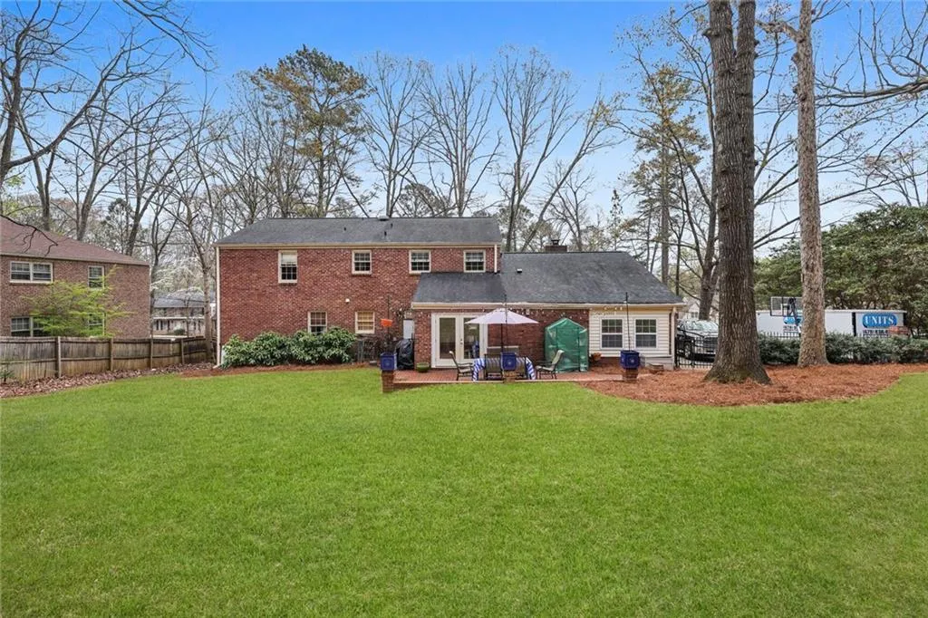 780 Spalding Drive, Atlanta, Georgia 30328, 5 Bedrooms Bedrooms, ,3 BathroomsBathrooms,Residential,Sold,780 Spalding Drive,7188786