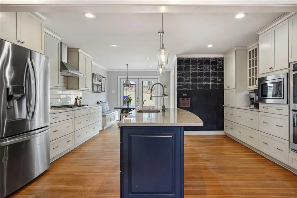 780 Spalding Drive, Atlanta, Georgia 30328, 5 Bedrooms Bedrooms, ,3 BathroomsBathrooms,Residential,Sold,780 Spalding Drive,7188786