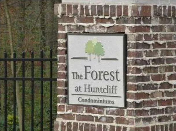 8740 Roswell Road Unit 2c, Sandy Springs, Georgia 30350, 2 Bedrooms Bedrooms, ,2 BathroomsBathrooms,Residential,Sold,8740 Roswell Road Unit 2c,5771336