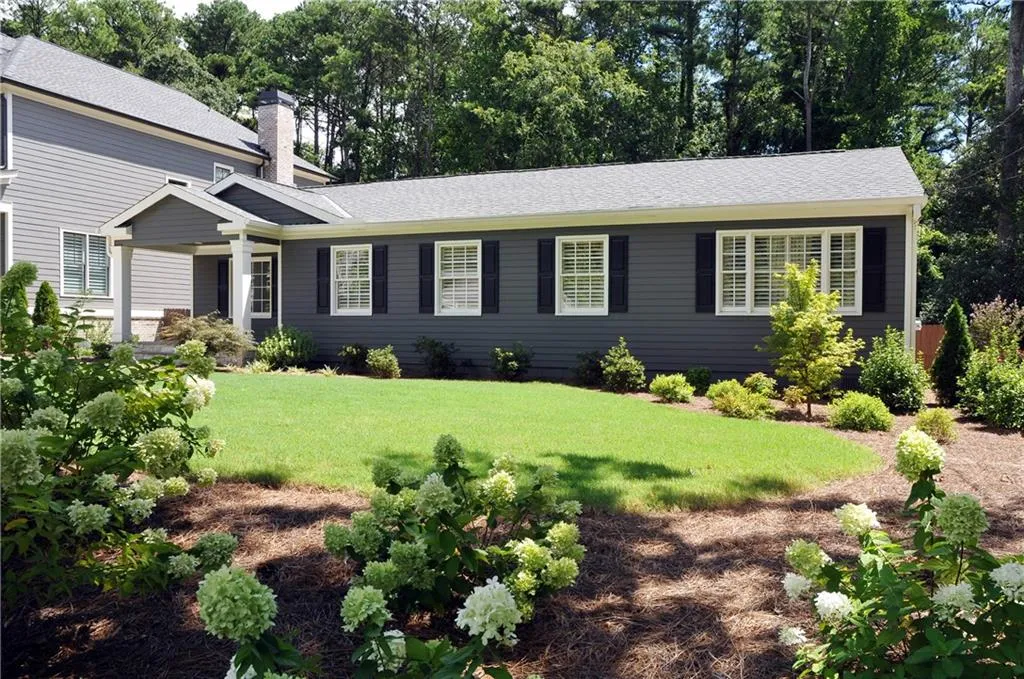 2667 N Thompson Road Ne, Brookhaven, Georgia 30319, 3 Bedrooms Bedrooms, ,2 BathroomsBathrooms,Residential,Sold,2667 N Thompson Road Ne,5735640
