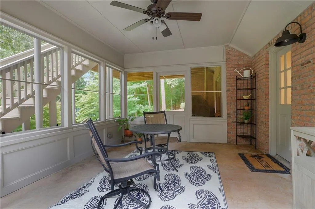 2705 Braffington Court, Sandy Springs, Georgia 30350, 4 Bedrooms Bedrooms, ,4 BathroomsBathrooms,Residential,Sold,2705 Braffington Court,6918685