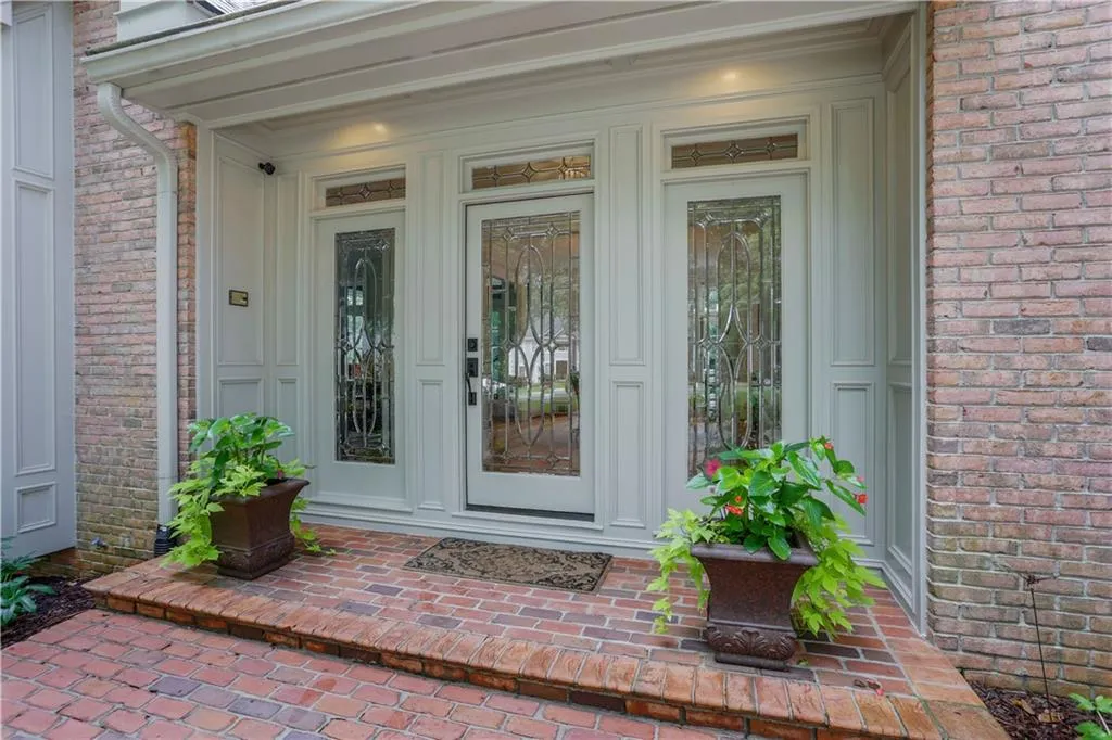 2705 Braffington Court, Sandy Springs, Georgia 30350, 4 Bedrooms Bedrooms, ,4 BathroomsBathrooms,Residential,Sold,2705 Braffington Court,6918685