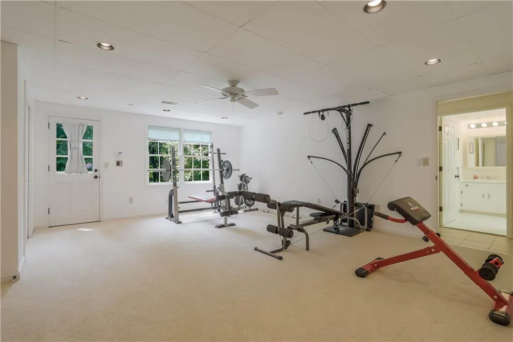 2705 Braffington Court, Sandy Springs, Georgia 30350, 4 Bedrooms Bedrooms, ,4 BathroomsBathrooms,Residential,Sold,2705 Braffington Court,6918685