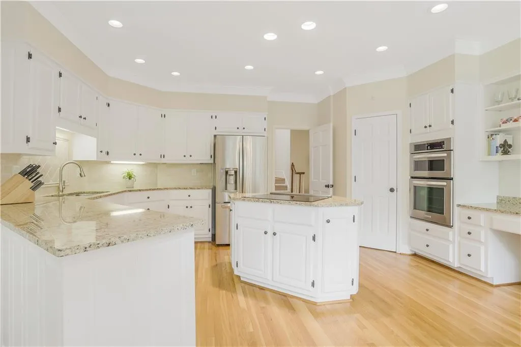 2705 Braffington Court, Sandy Springs, Georgia 30350, 4 Bedrooms Bedrooms, ,4 BathroomsBathrooms,Residential,Sold,2705 Braffington Court,6918685