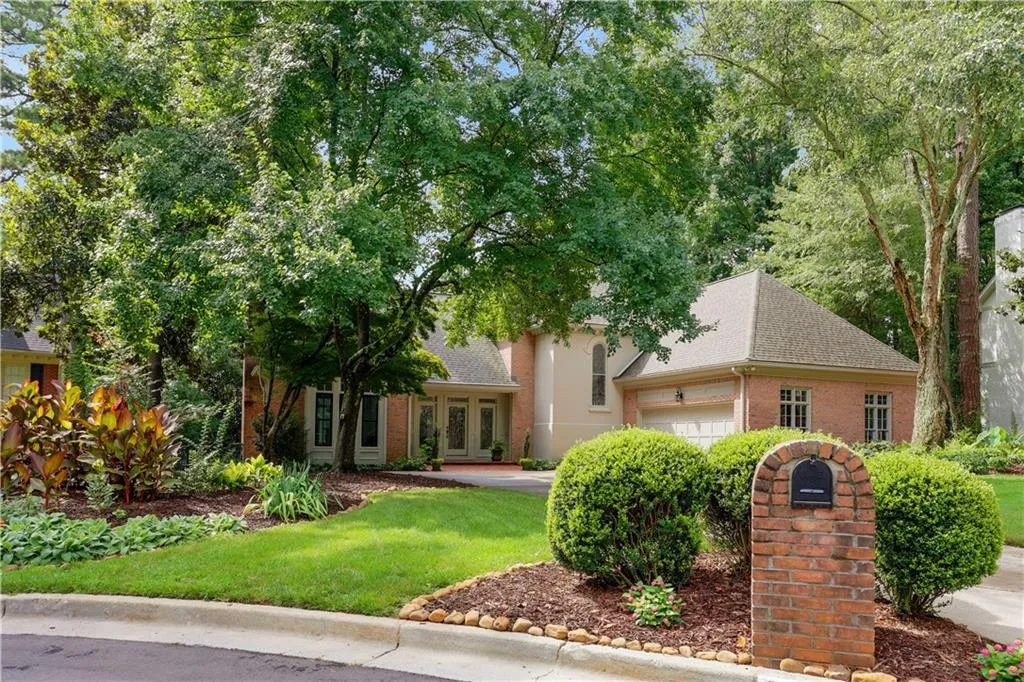 2705 Braffington Court, Sandy Springs, Georgia 30350, 4 Bedrooms Bedrooms, ,4 BathroomsBathrooms,Residential,Sold,2705 Braffington Court,6918685