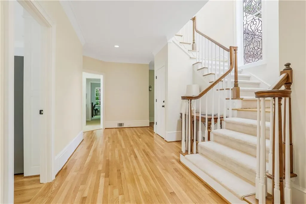 2705 Braffington Court, Sandy Springs, Georgia 30350, 4 Bedrooms Bedrooms, ,4 BathroomsBathrooms,Residential,Sold,2705 Braffington Court,6918685