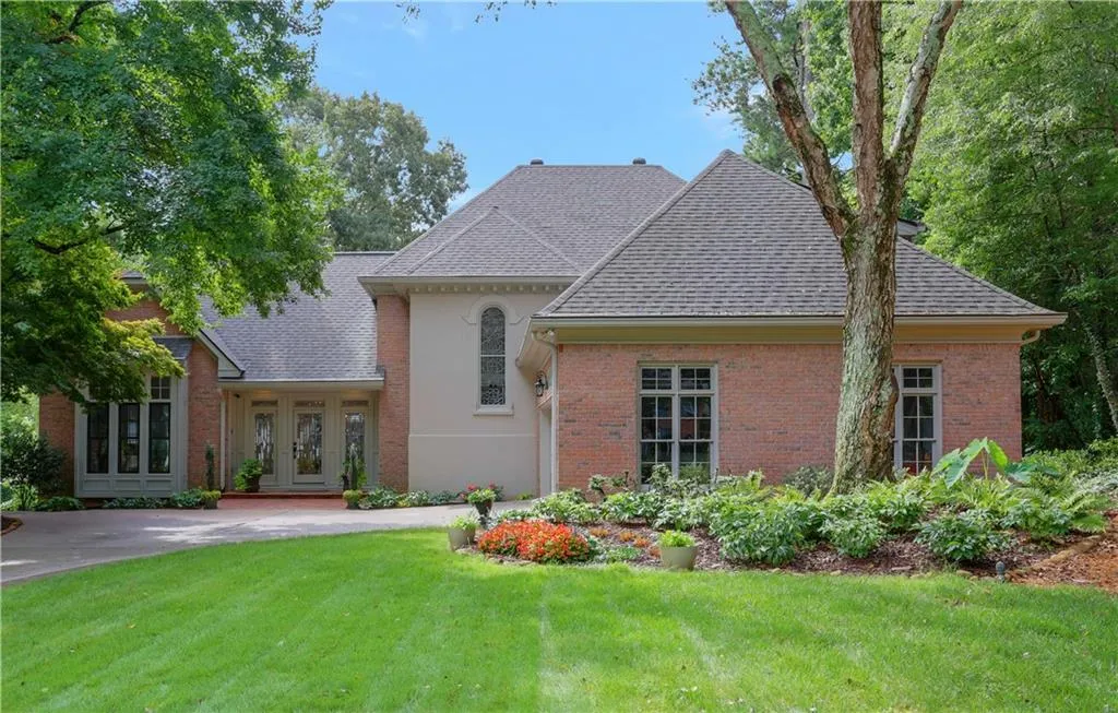 2705 Braffington Court, Sandy Springs, Georgia 30350, 4 Bedrooms Bedrooms, ,4 BathroomsBathrooms,Residential,Sold,2705 Braffington Court,6918685