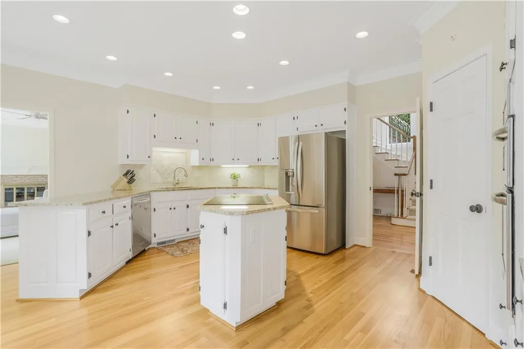 2705 Braffington Court, Sandy Springs, Georgia 30350, 4 Bedrooms Bedrooms, ,4 BathroomsBathrooms,Residential,Sold,2705 Braffington Court,6918685