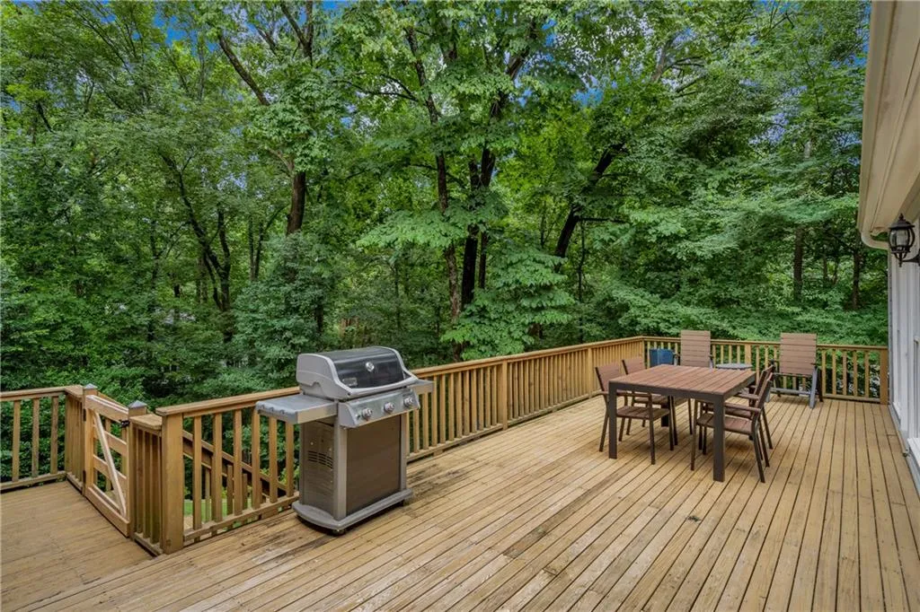 630 River Chase Point, Sandy Springs, Georgia 30328, 5 Bedrooms Bedrooms, ,4 BathroomsBathrooms,Residential,Sold,630 River Chase Point,6595345