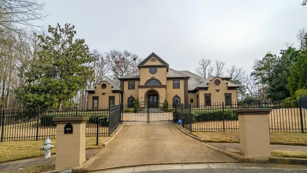 725 Riley Place, Atlanta, Georgia 30327, 8 Bedrooms Bedrooms, ,9 BathroomsBathrooms,Residential,Sold,725 Riley Place,5941839
