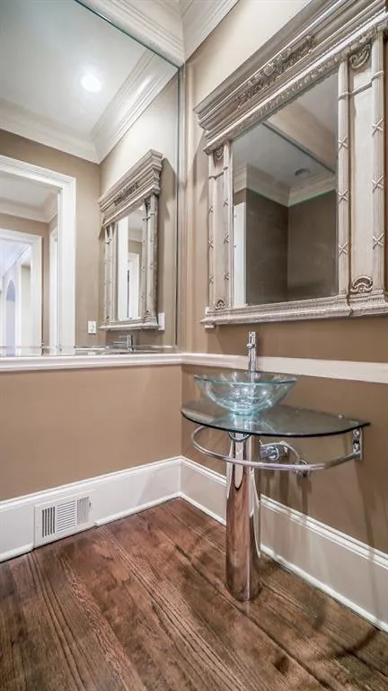 725 Riley Place, Atlanta, Georgia 30327, 8 Bedrooms Bedrooms, ,9 BathroomsBathrooms,Residential,Sold,725 Riley Place,5941839