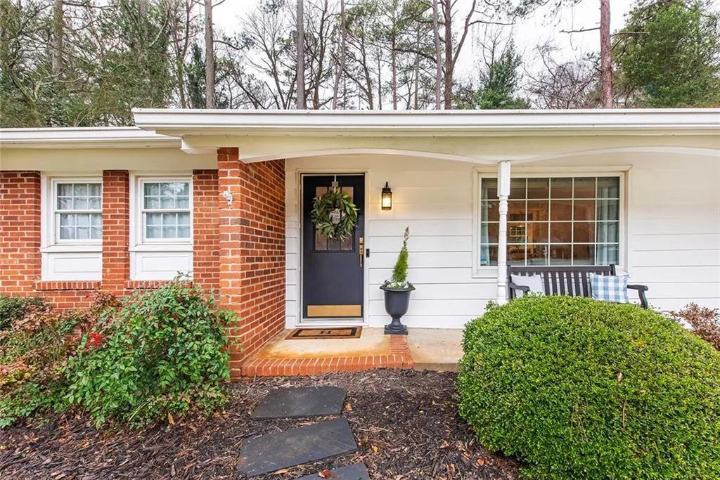 330 Brook Drive, Atlanta, Georgia 30328, 3 Bedrooms Bedrooms, ,2 BathroomsBathrooms,Residential,Sold,330 Brook Drive,7158511
