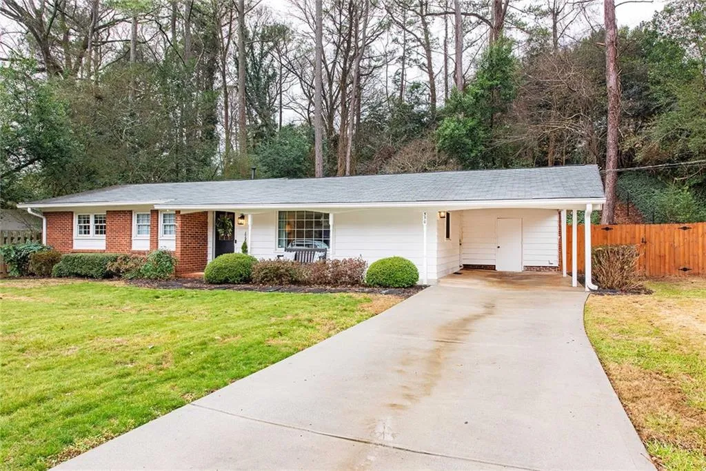 330 Brook Drive, Atlanta, Georgia 30328, 3 Bedrooms Bedrooms, ,2 BathroomsBathrooms,Residential,Sold,330 Brook Drive,7158511