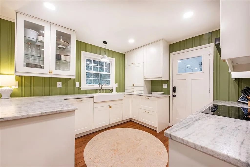 330 Brook Drive, Atlanta, Georgia 30328, 3 Bedrooms Bedrooms, ,2 BathroomsBathrooms,Residential,Sold,330 Brook Drive,7158511