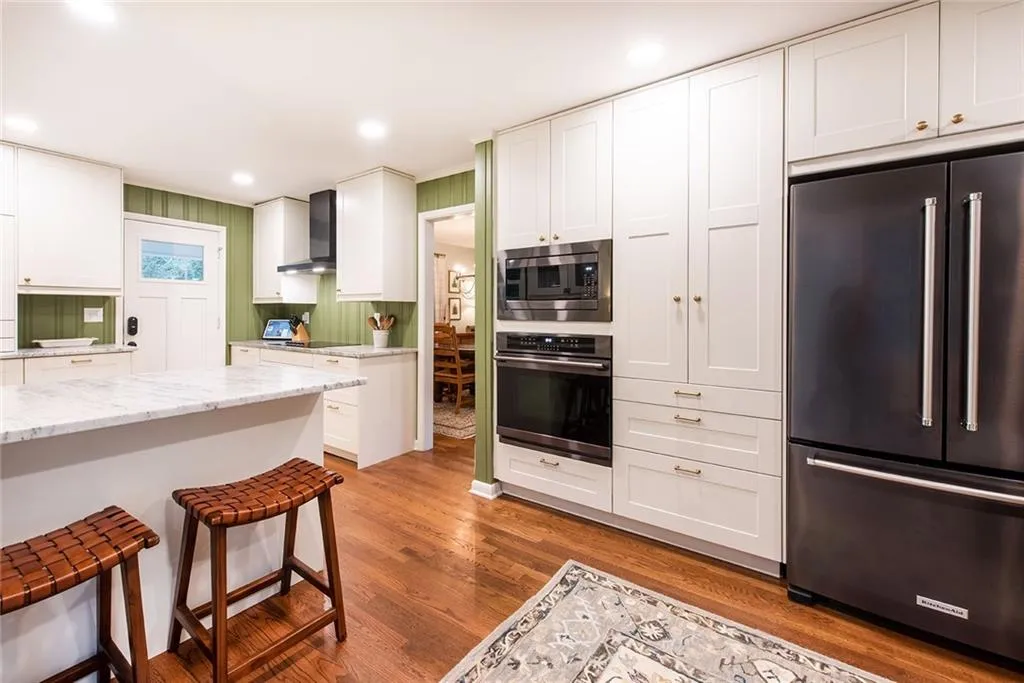 330 Brook Drive, Atlanta, Georgia 30328, 3 Bedrooms Bedrooms, ,2 BathroomsBathrooms,Residential,Sold,330 Brook Drive,7158511