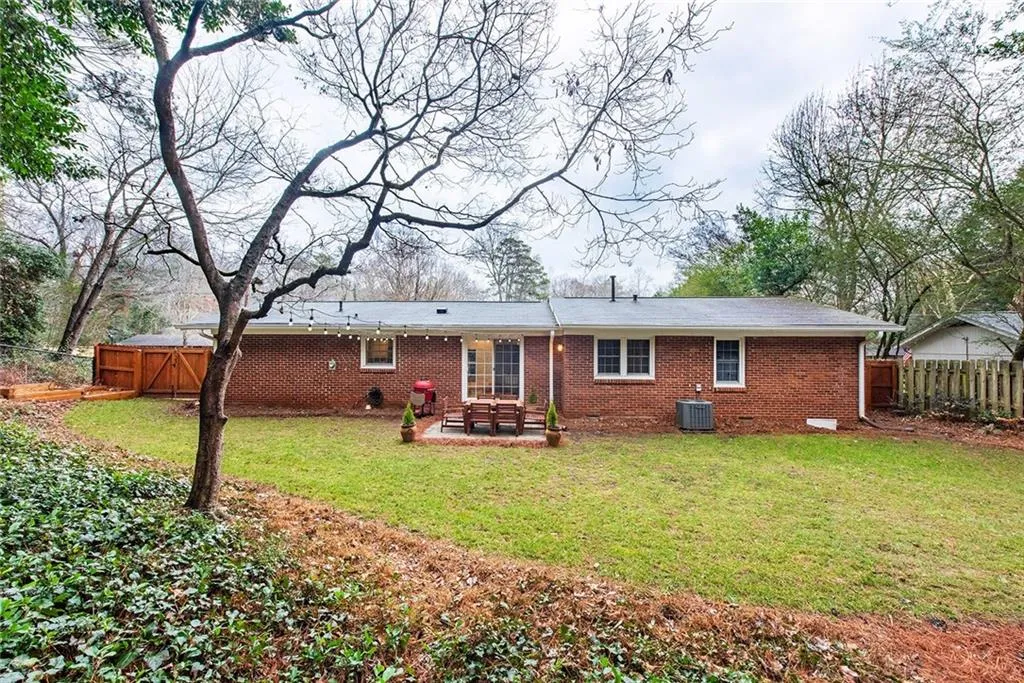330 Brook Drive, Atlanta, Georgia 30328, 3 Bedrooms Bedrooms, ,2 BathroomsBathrooms,Residential,Sold,330 Brook Drive,7158511