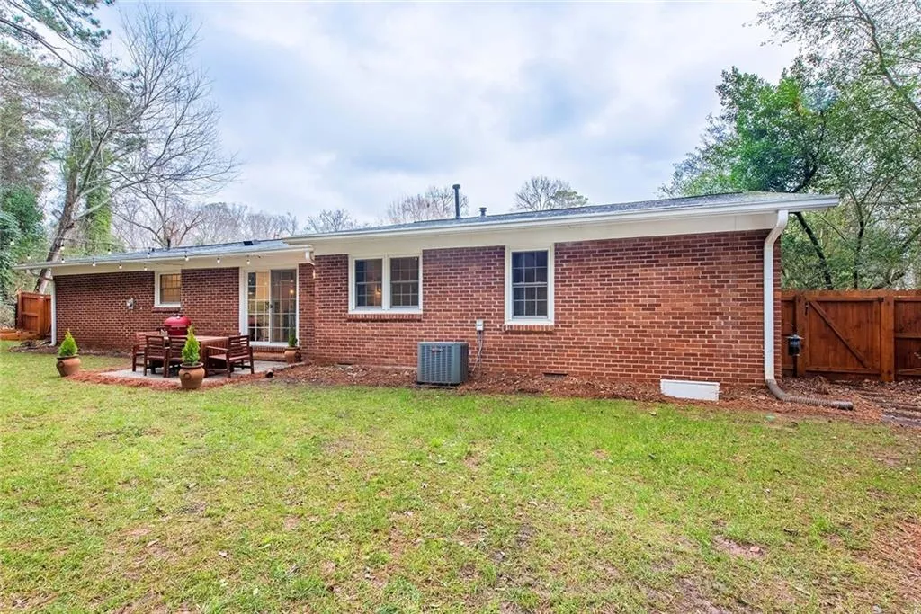 330 Brook Drive, Atlanta, Georgia 30328, 3 Bedrooms Bedrooms, ,2 BathroomsBathrooms,Residential,Sold,330 Brook Drive,7158511