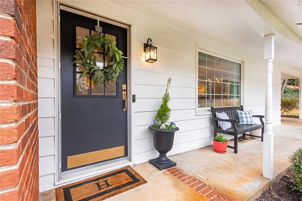 330 Brook Drive, Atlanta, Georgia 30328, 3 Bedrooms Bedrooms, ,2 BathroomsBathrooms,Residential,Sold,330 Brook Drive,7158511