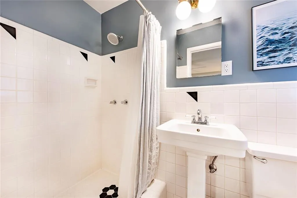 330 Brook Drive, Atlanta, Georgia 30328, 3 Bedrooms Bedrooms, ,2 BathroomsBathrooms,Residential,Sold,330 Brook Drive,7158511