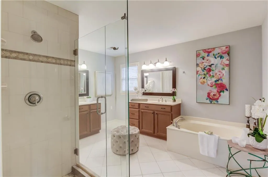 345 Fountain Oaks Lane, Sandy Springs, Georgia 30342, 3 Bedrooms Bedrooms, ,2 BathroomsBathrooms,Residential,Sold,345 Fountain Oaks Lane,6838784