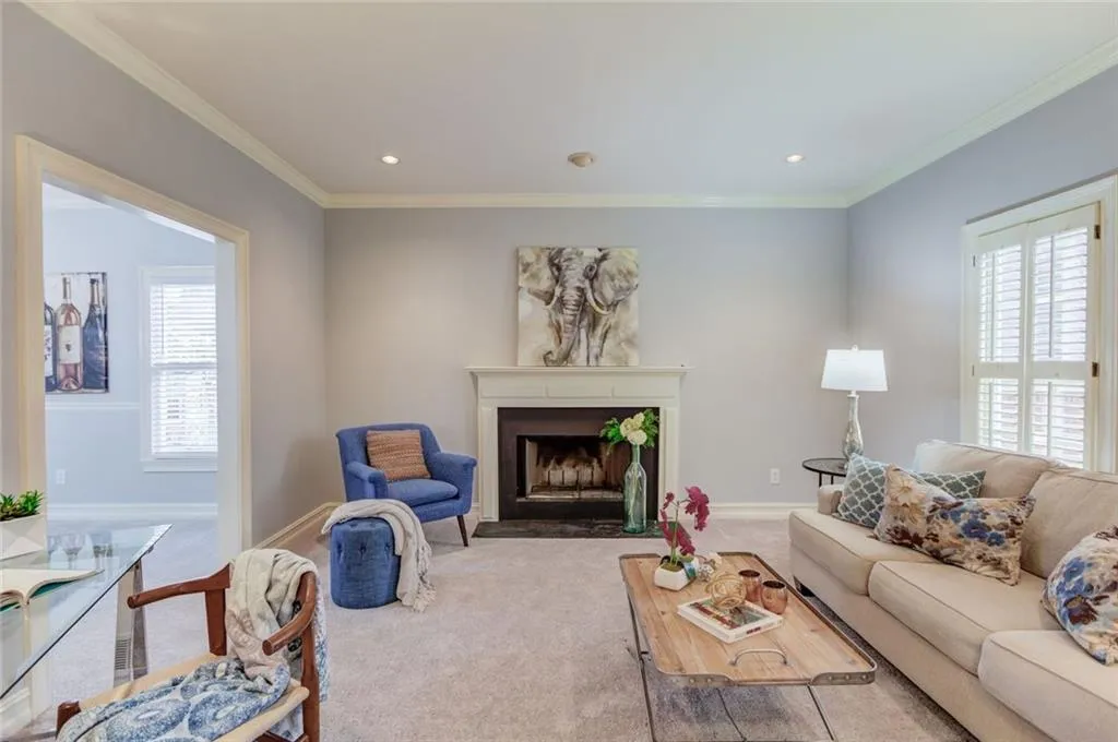 345 Fountain Oaks Lane, Sandy Springs, Georgia 30342, 3 Bedrooms Bedrooms, ,2 BathroomsBathrooms,Residential,Sold,345 Fountain Oaks Lane,6838784