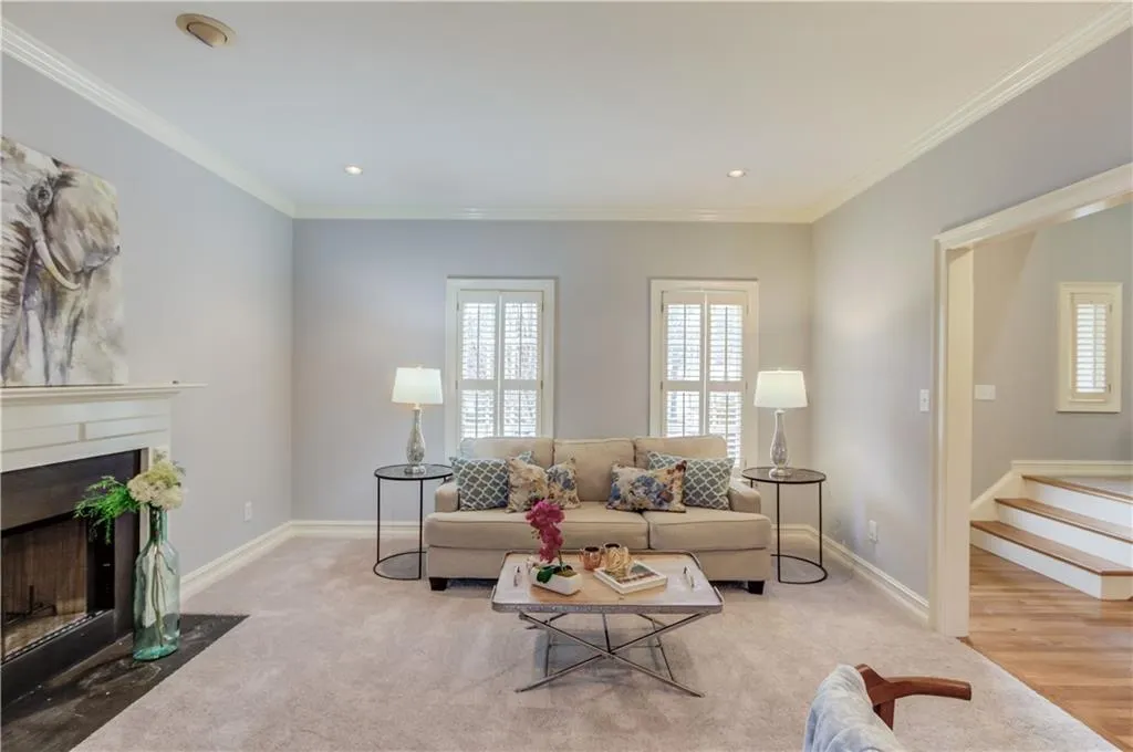 345 Fountain Oaks Lane, Sandy Springs, Georgia 30342, 3 Bedrooms Bedrooms, ,2 BathroomsBathrooms,Residential,Sold,345 Fountain Oaks Lane,6838784